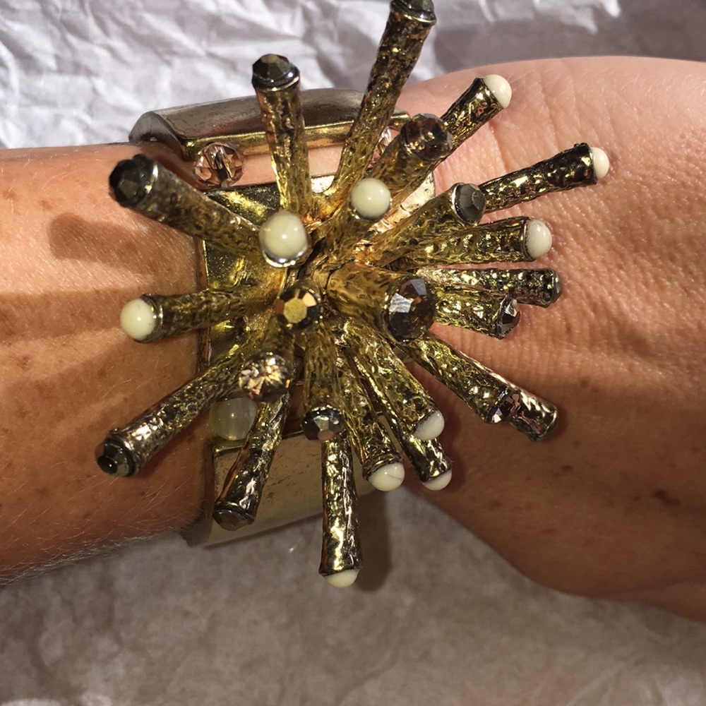 Gold Spiky Rhinestone Bracelet - Picture 9 of 9